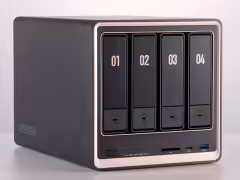 【IT之家评测室】绿联 NAS 私有云 DXP4800 GT 深度体验:四盘位配双万兆,这配置太“GT”了