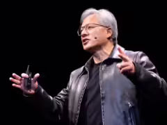 英伟达 CEO 黄仁勋:“AI 末日论”该翻篇了,行业别再吓人了
