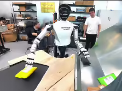 中国人形机器人又创世界纪录,银河通用机器人街边小店自主工作超 1 年