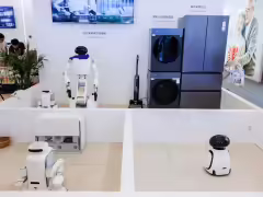 海尔展示行业首套 AI 未来智慧养老解决方案,三大 AI 陪伴机器人亮相