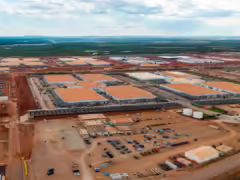 分析显示美国约三分之二拟建数据中心选址干旱区,加剧用水危机