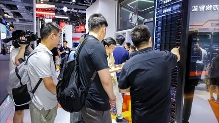 摩尔线程公布万卡级集群训练成绩 称国产芯片可训出前沿模型