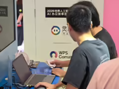 在 ChinaJoy 被年轻人现场出题后,我把灵犀专业版带回编辑部测了测